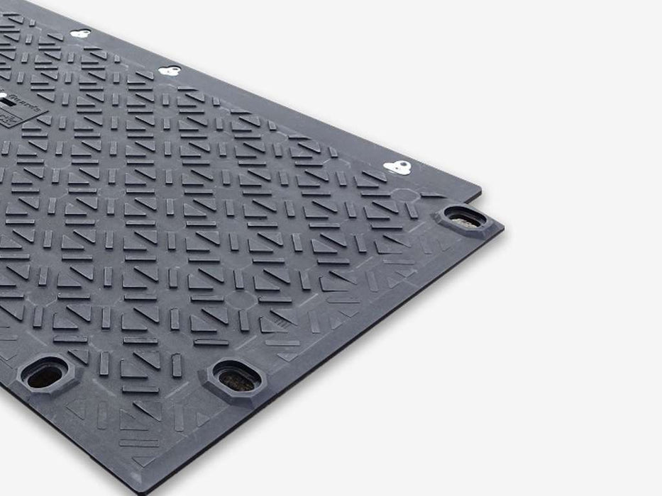 3x6, 1" thick, Black, MaxiTrack Mat. Includes (6) GG-MXB17L Bolts (GG-MX36)